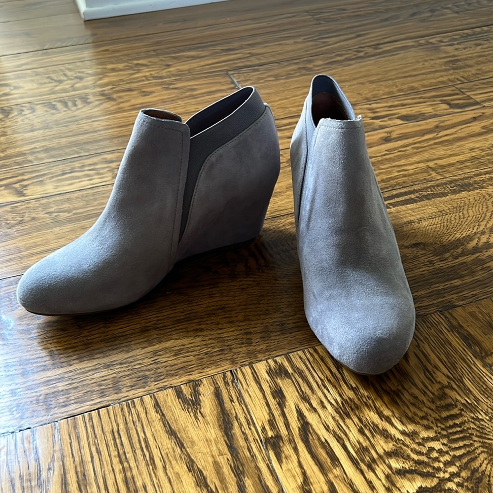 New!! Gentle Souls Gray Suede Ankle Booties w/Box